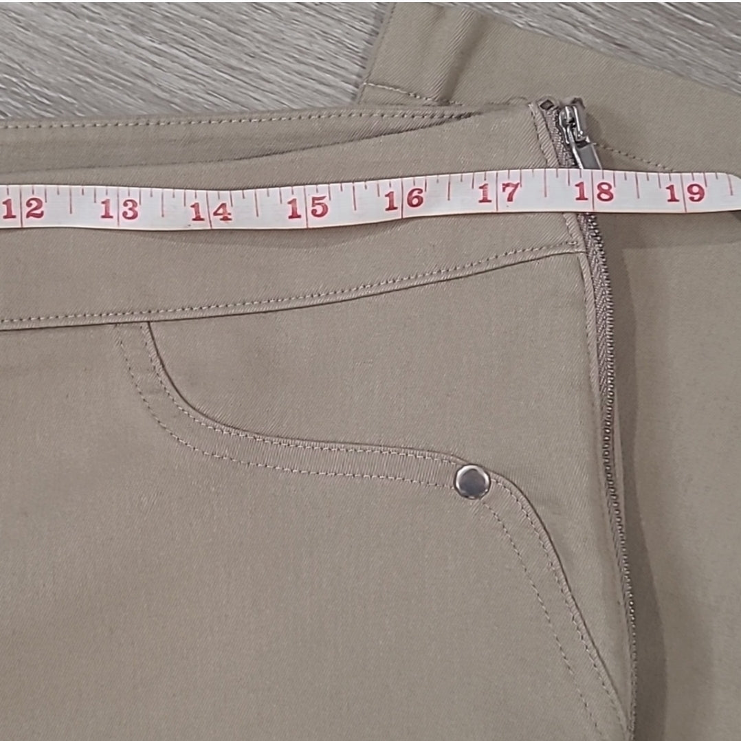 NWOT sz 33 Le Chateau Ankle Dress Pant in Beige