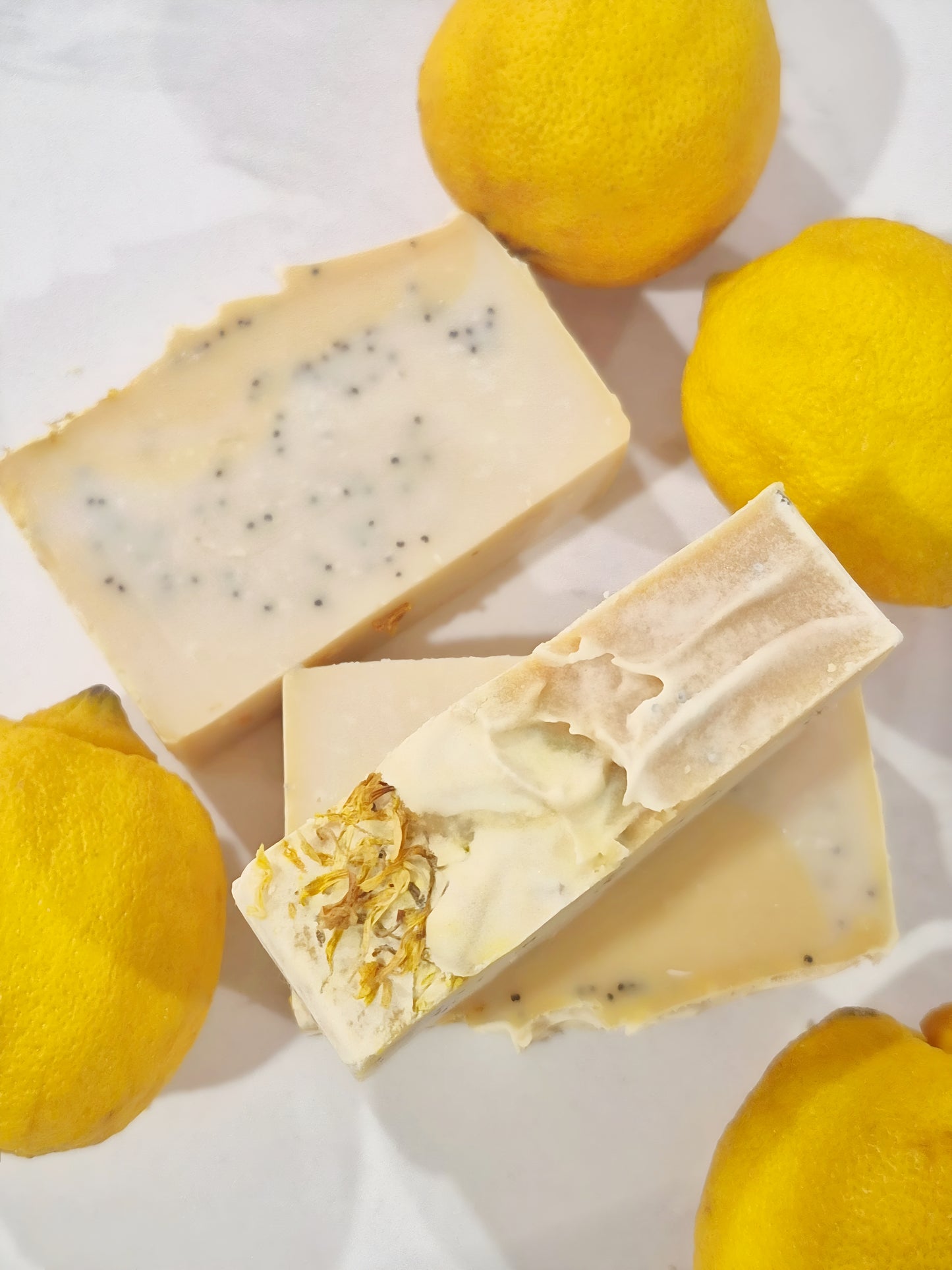🍋 Lemon + Poppyseed Soap Bar