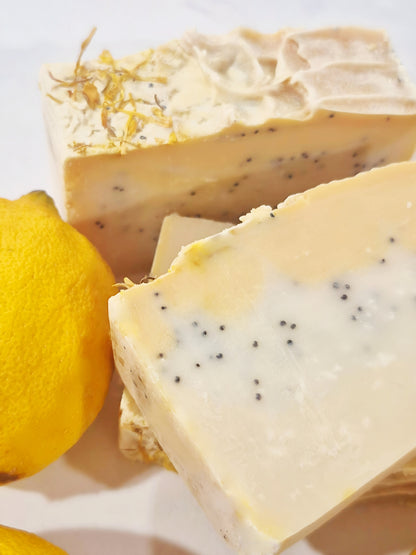 🍋 Lemon + Poppyseed Soap Bar